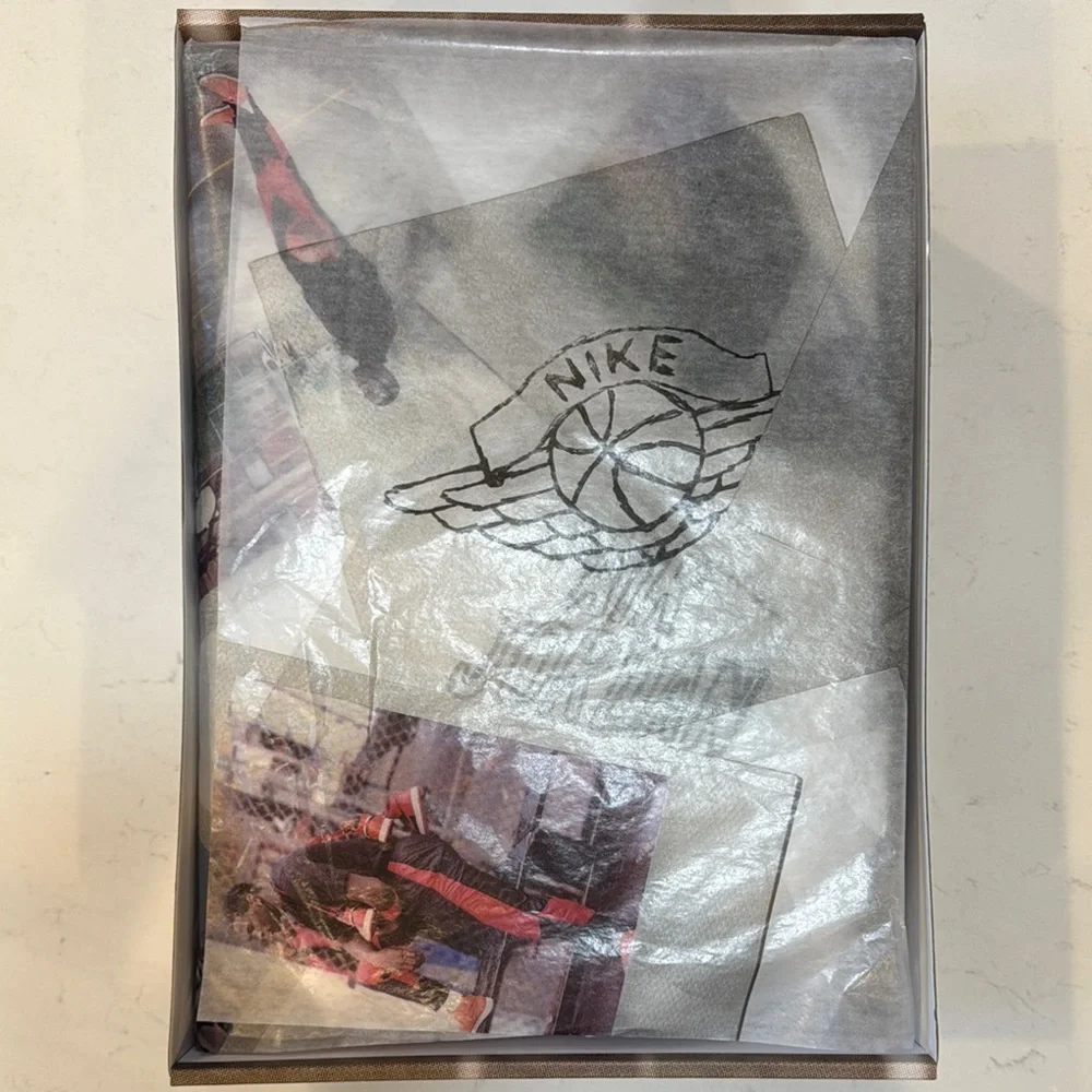 Jordan 1 Retro High OG Black Toe Reimagined – 2025 Release w/ MJ Signature - Picture 4 of 6